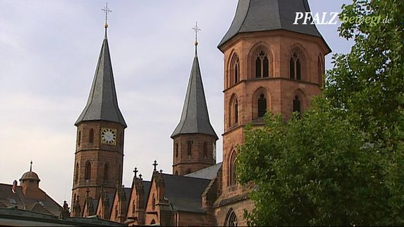 Stiftskirche_Pfalz_bewegt.jpg 